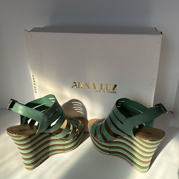 Anna Luz Made in Brazil wedge heels, adjustable straps, brand new/box, stunning! - Picture 4 of 8
